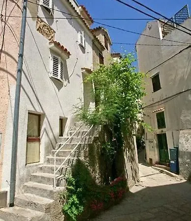Grosse In Mit Grossem Balkon * Baska (Krk)